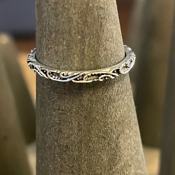 Silver tone scroll ring - Picture 1 of 2